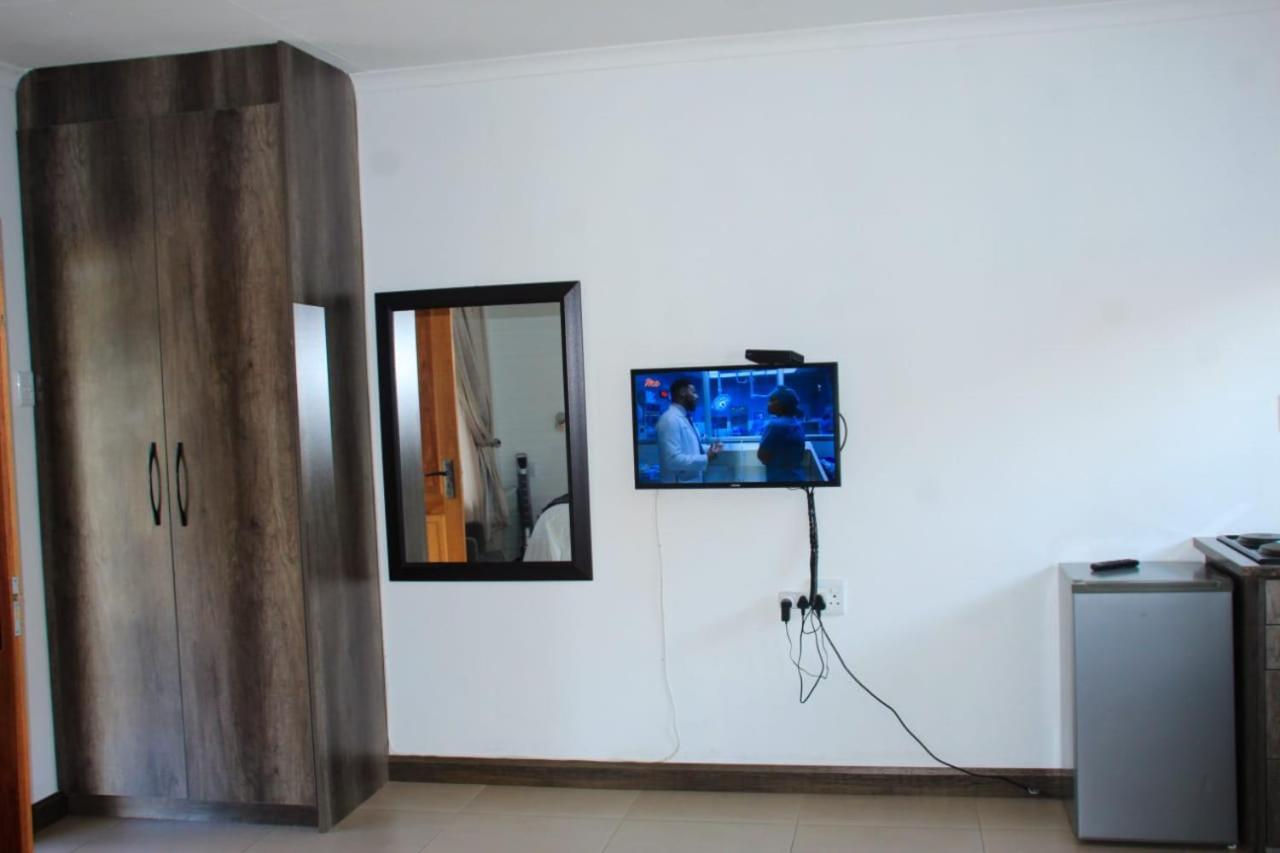 Tranquility Guesthouse Standerton Exteriör bild