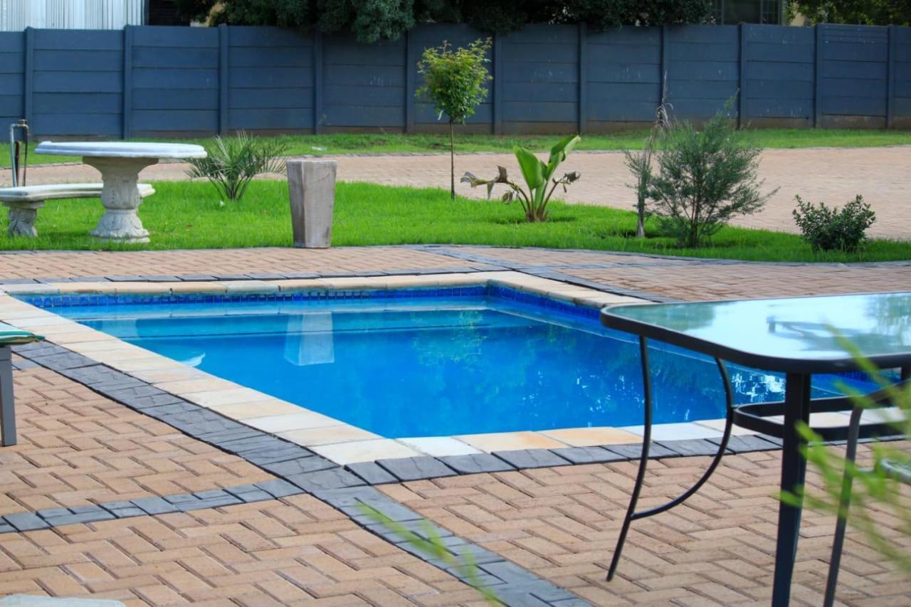 Tranquility Guesthouse Standerton Exteriör bild
